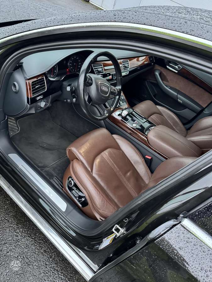 Audi A8, 3.0 l., Седан