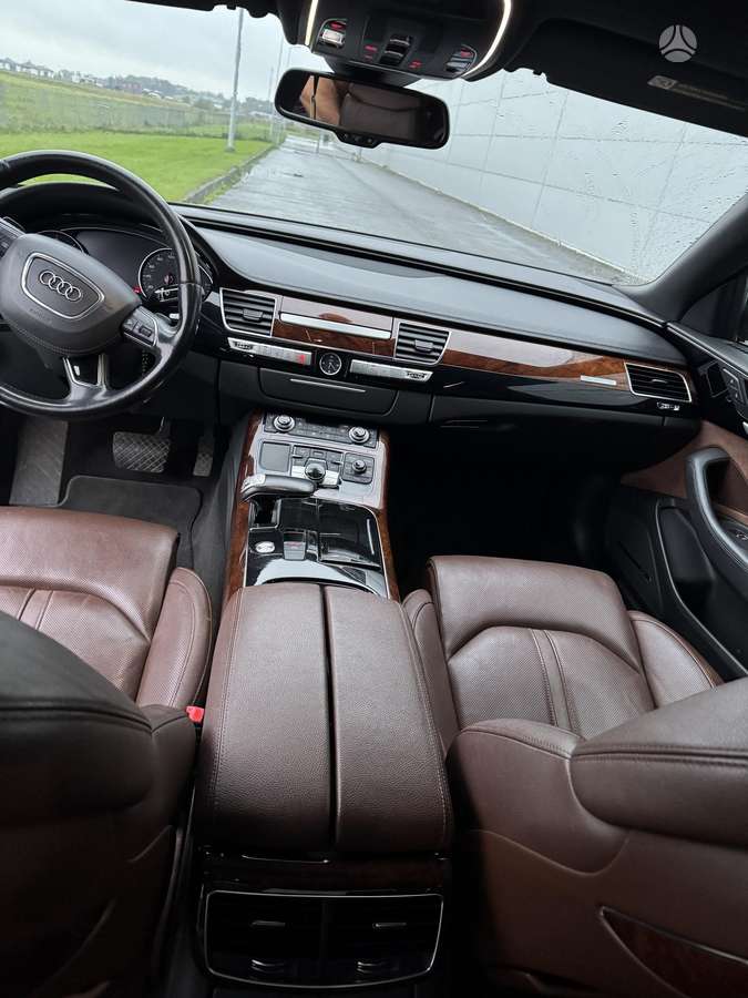 Audi A8, 3.0 l., Седан