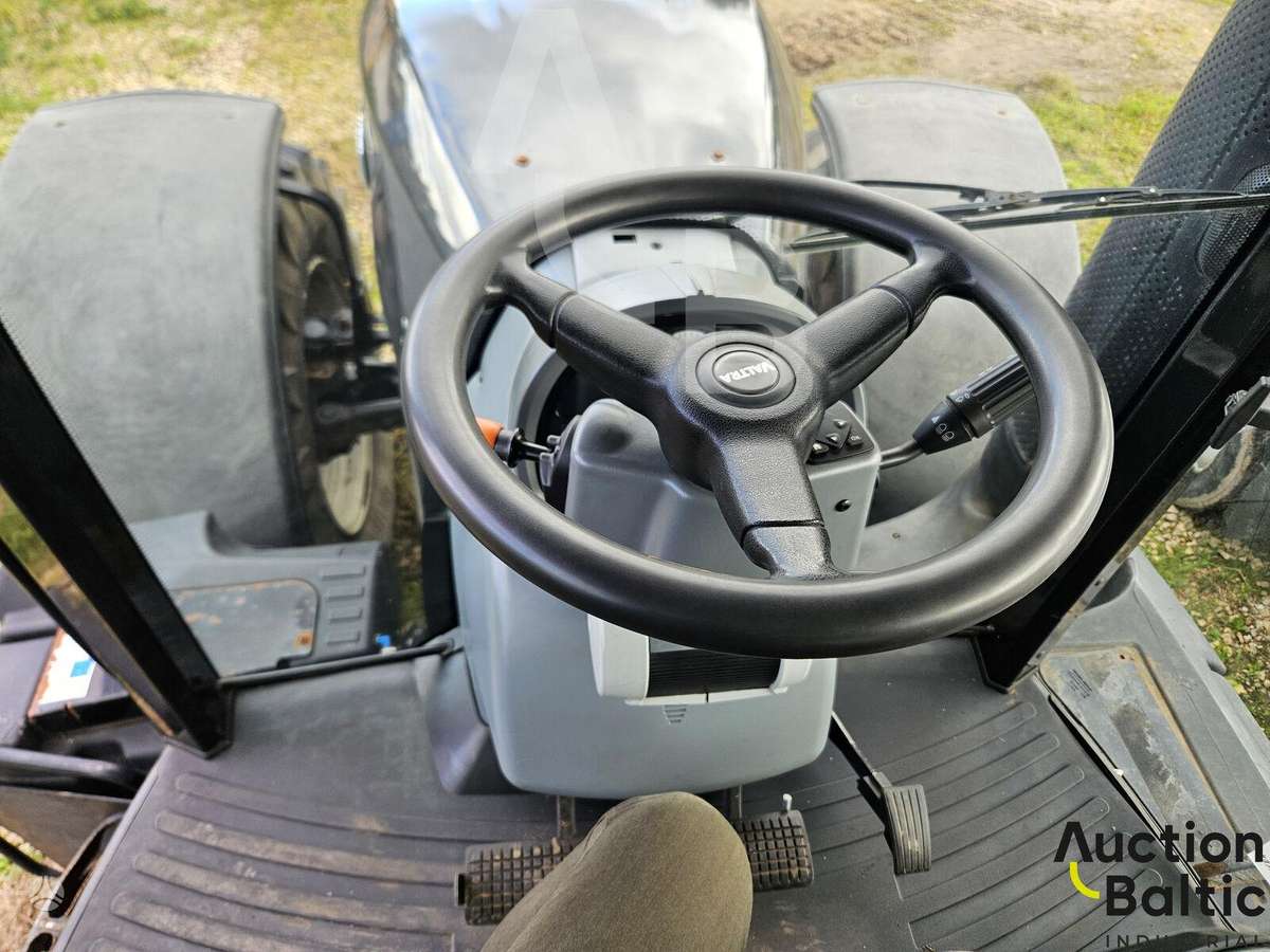 Valtra S 374, traktoriai