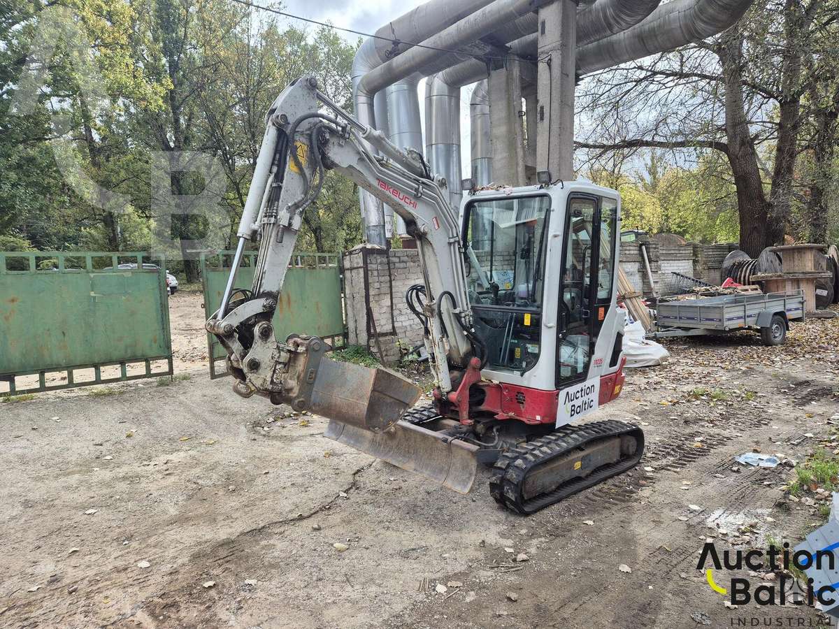 Takeuchi TB225, мини-экскаваторы