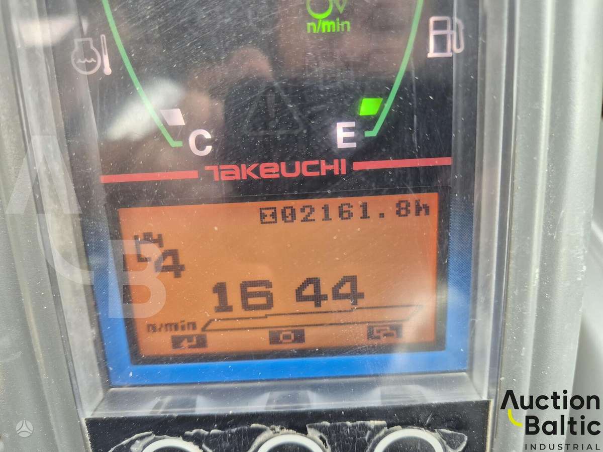 Takeuchi TB225, мини-экскаваторы