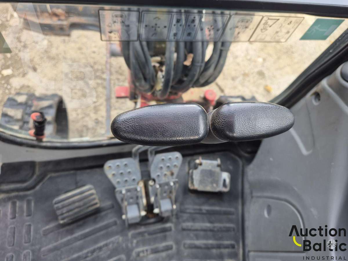 Takeuchi TB225, мини-экскаваторы