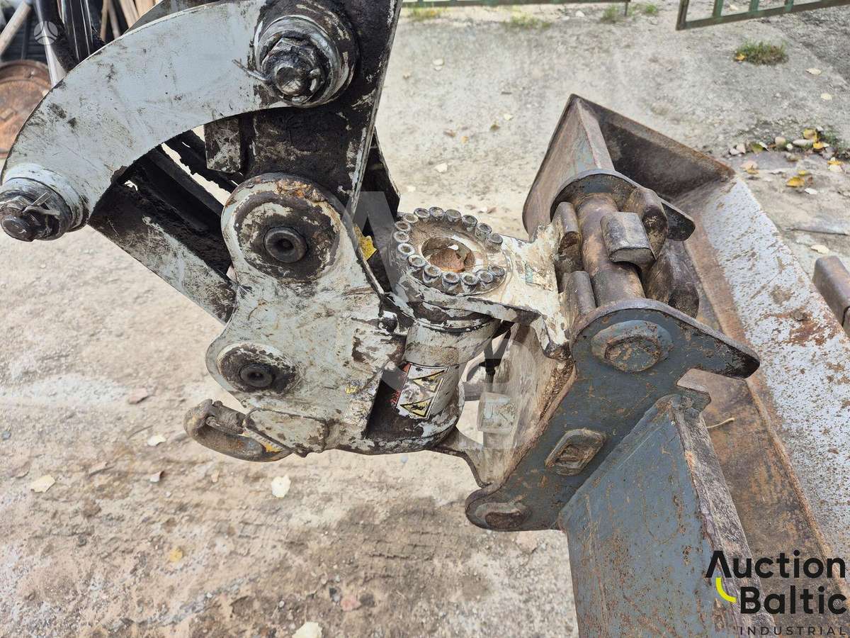 Takeuchi TB225, mini excavator