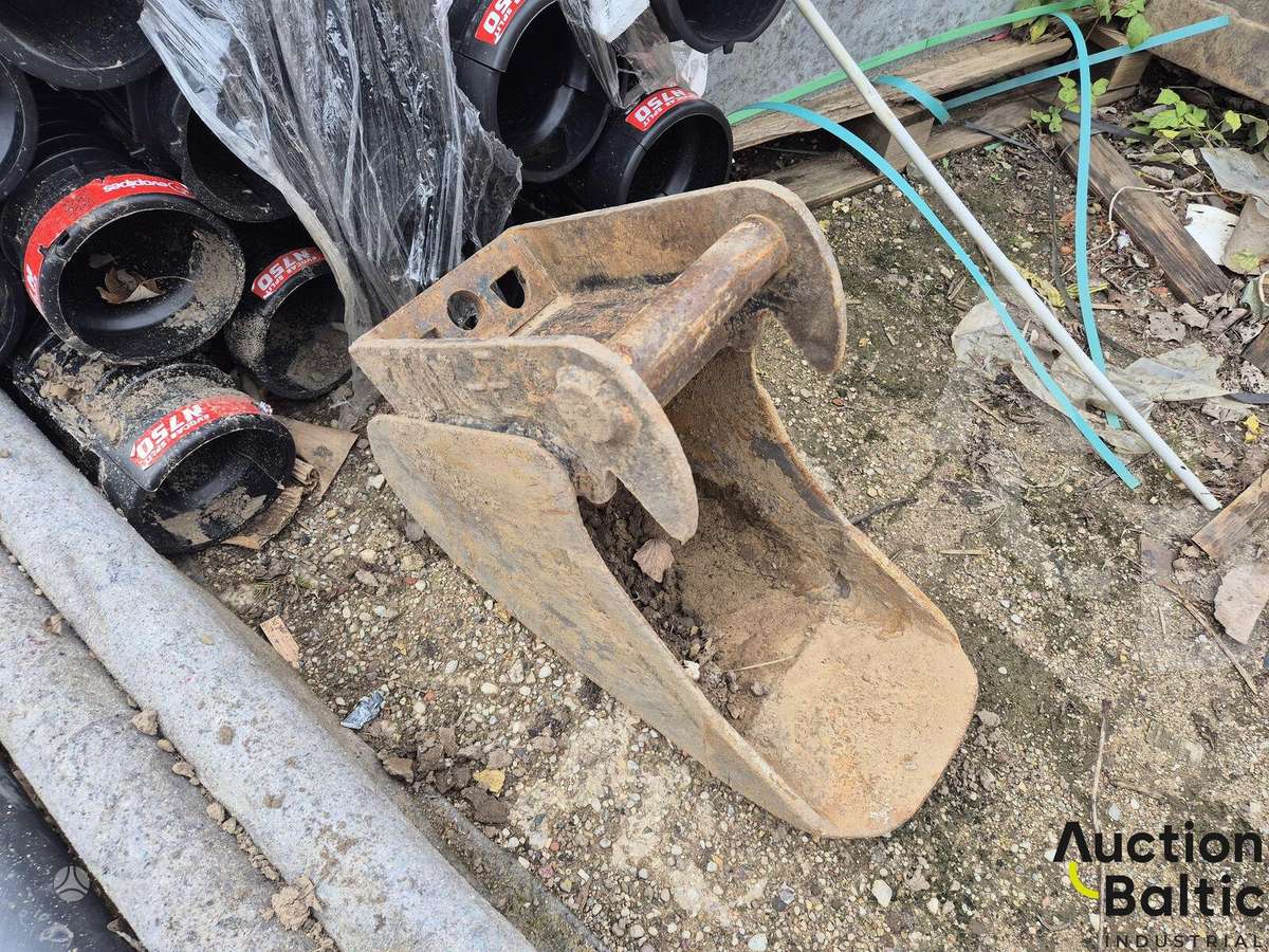 Takeuchi TB225, mini excavator