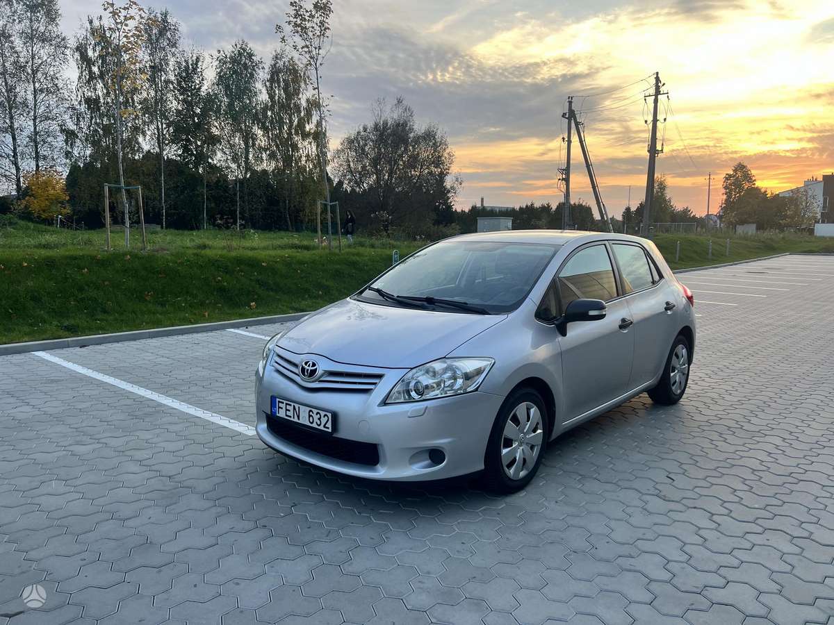 Toyota Auris, 1.4 l., hatchback