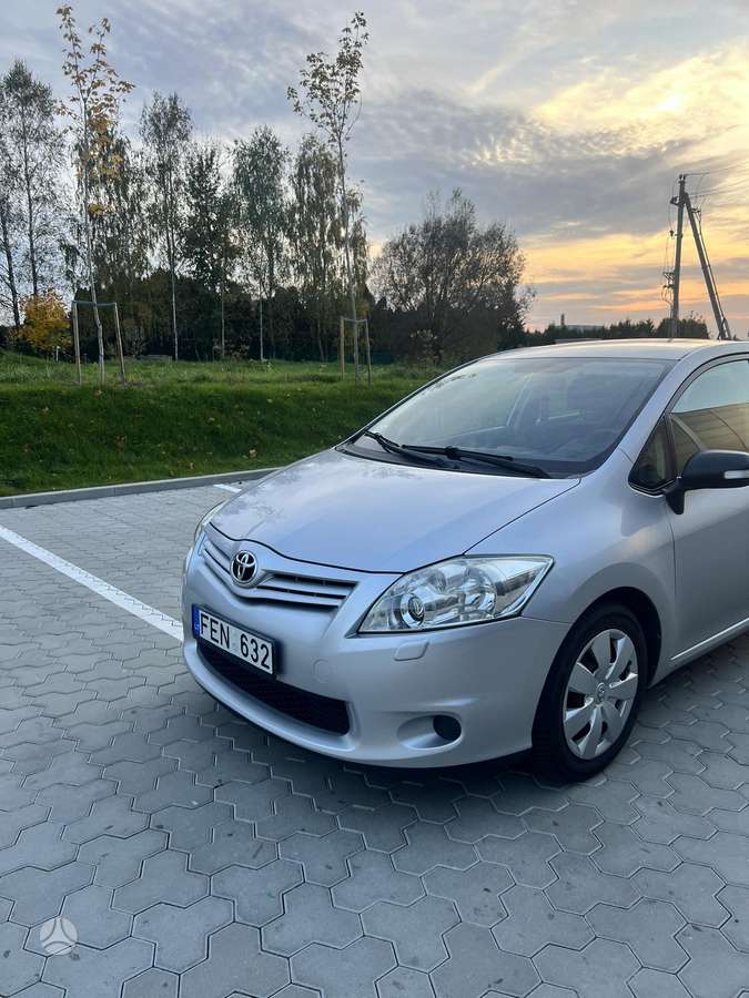 Toyota Auris, 1.4 l., hatchback