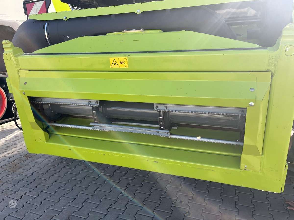 Claas Lexion 8800, combine harvesters