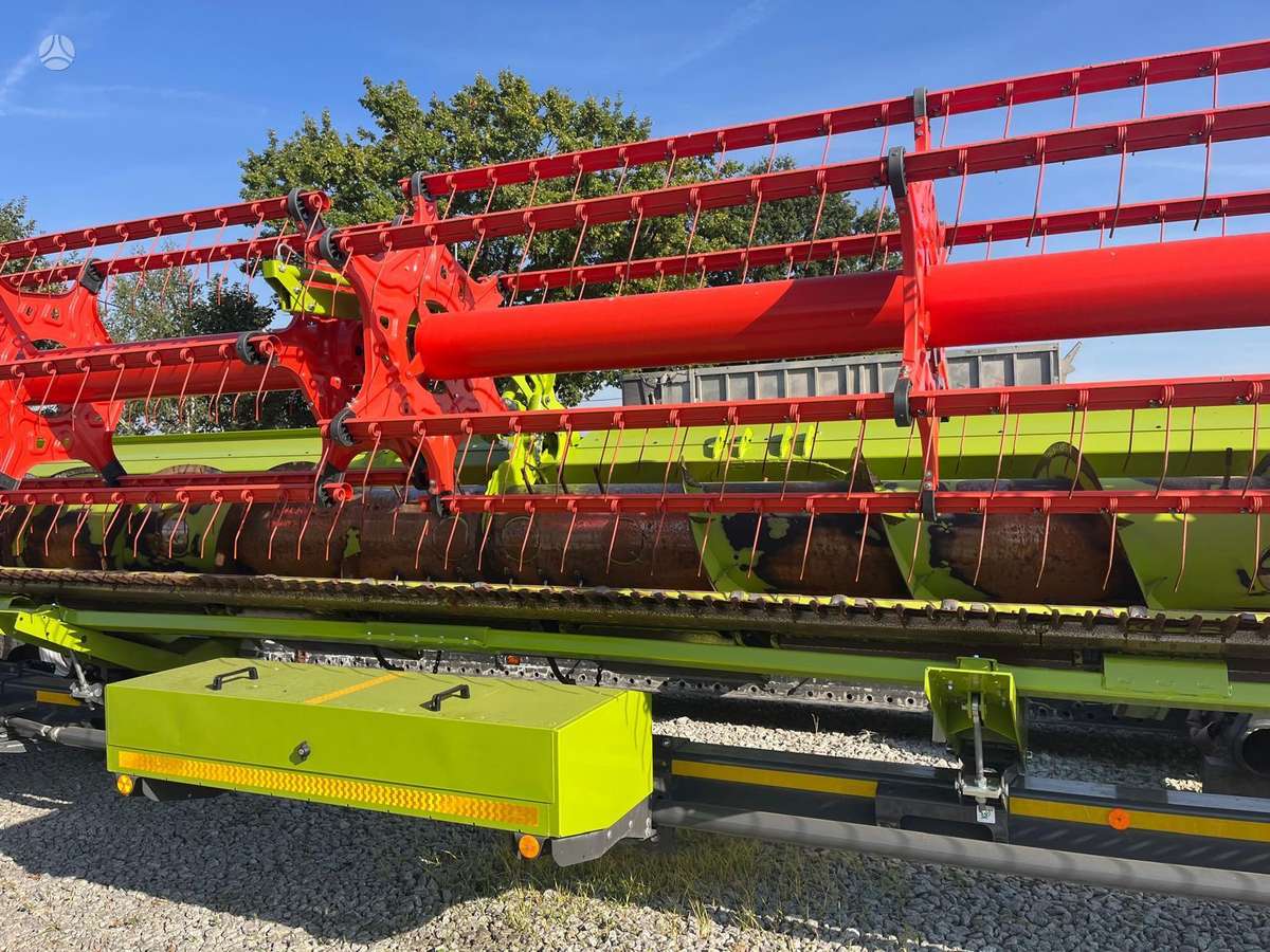 Claas Lexion 8800, combine harvesters