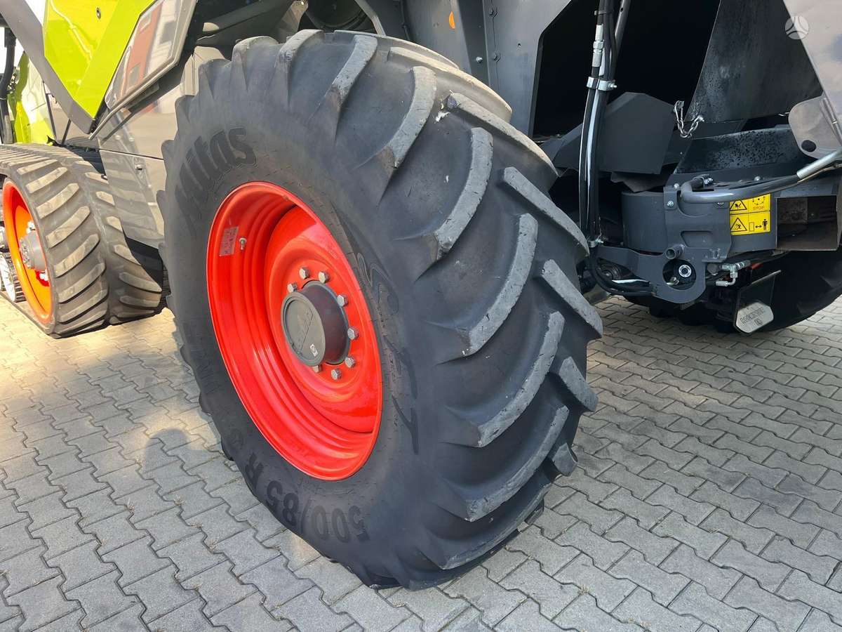Claas Lexion 8800, kombainai