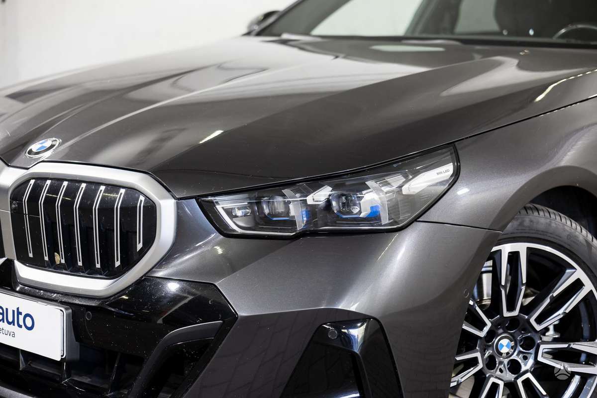 BMW 520, 2.0 l., Седан