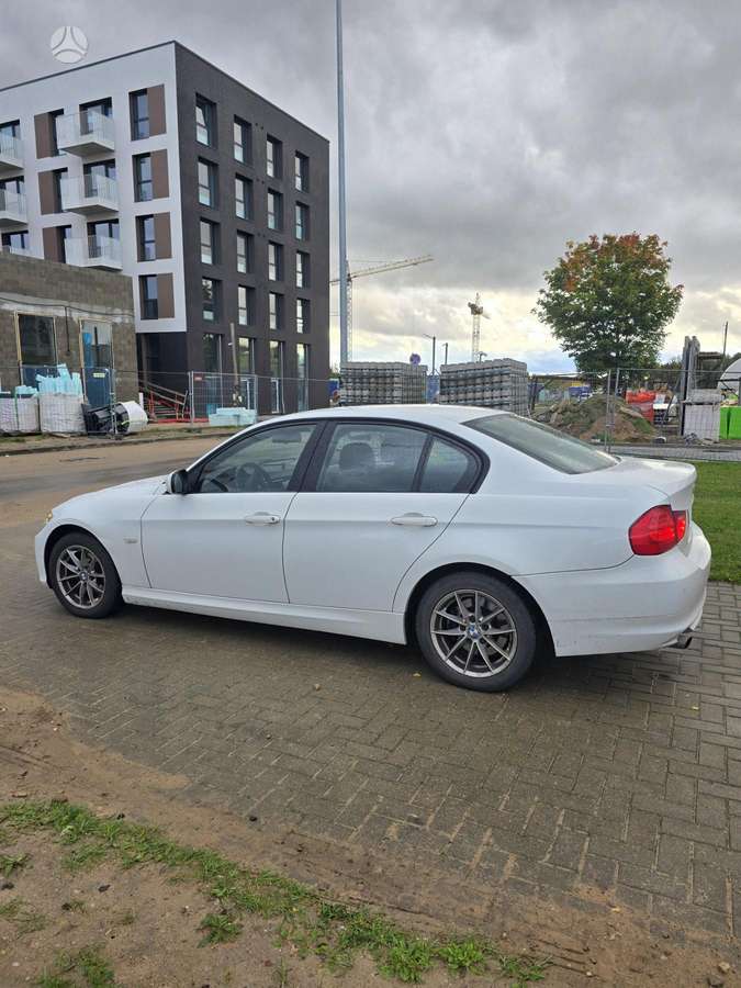 BMW 318, 2.0 l., Седан