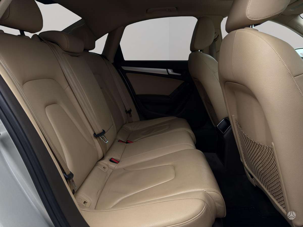 Audi A4, 2.0 l., saloon / sedan