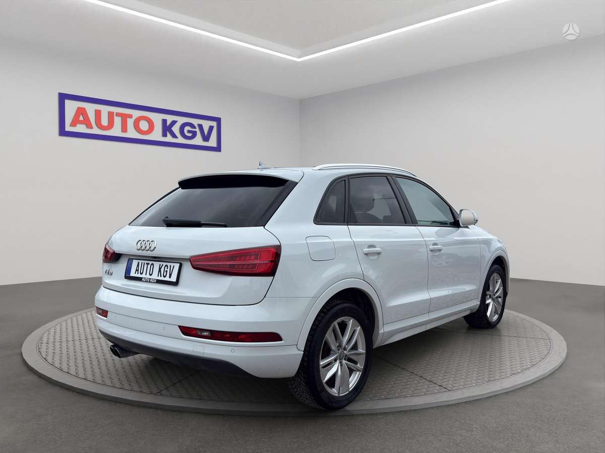 Audi Q3, 2.0 l., off-road / crossover