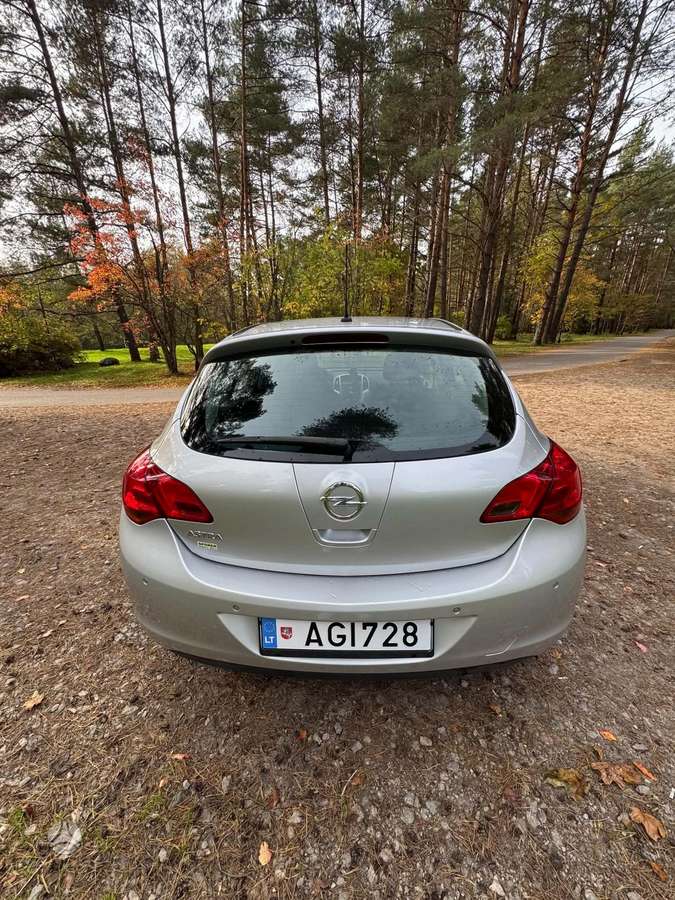Opel Astra, 1.6 l., Хэтчбек