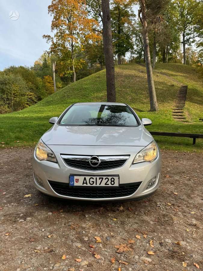 Opel Astra, 1.6 l., Хэтчбек