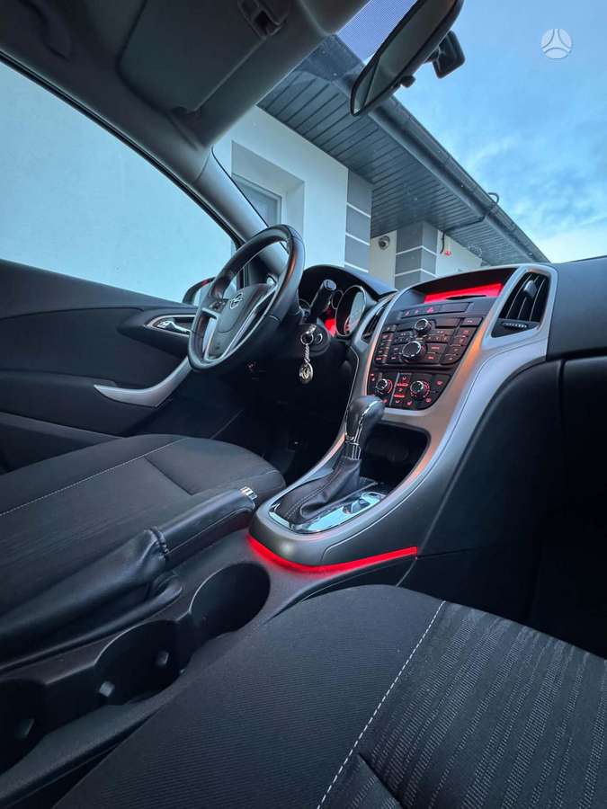 Opel Astra, 1.6 l., Хэтчбек