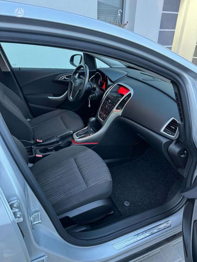 Opel Astra, 1.6 l., Хэтчбек