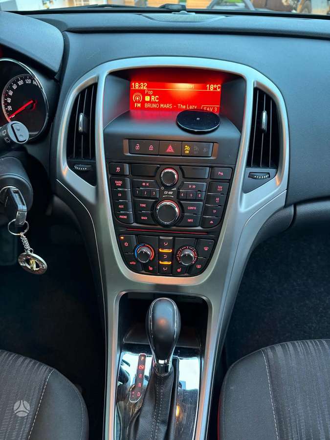 Opel Astra, 1.6 l., Хэтчбек