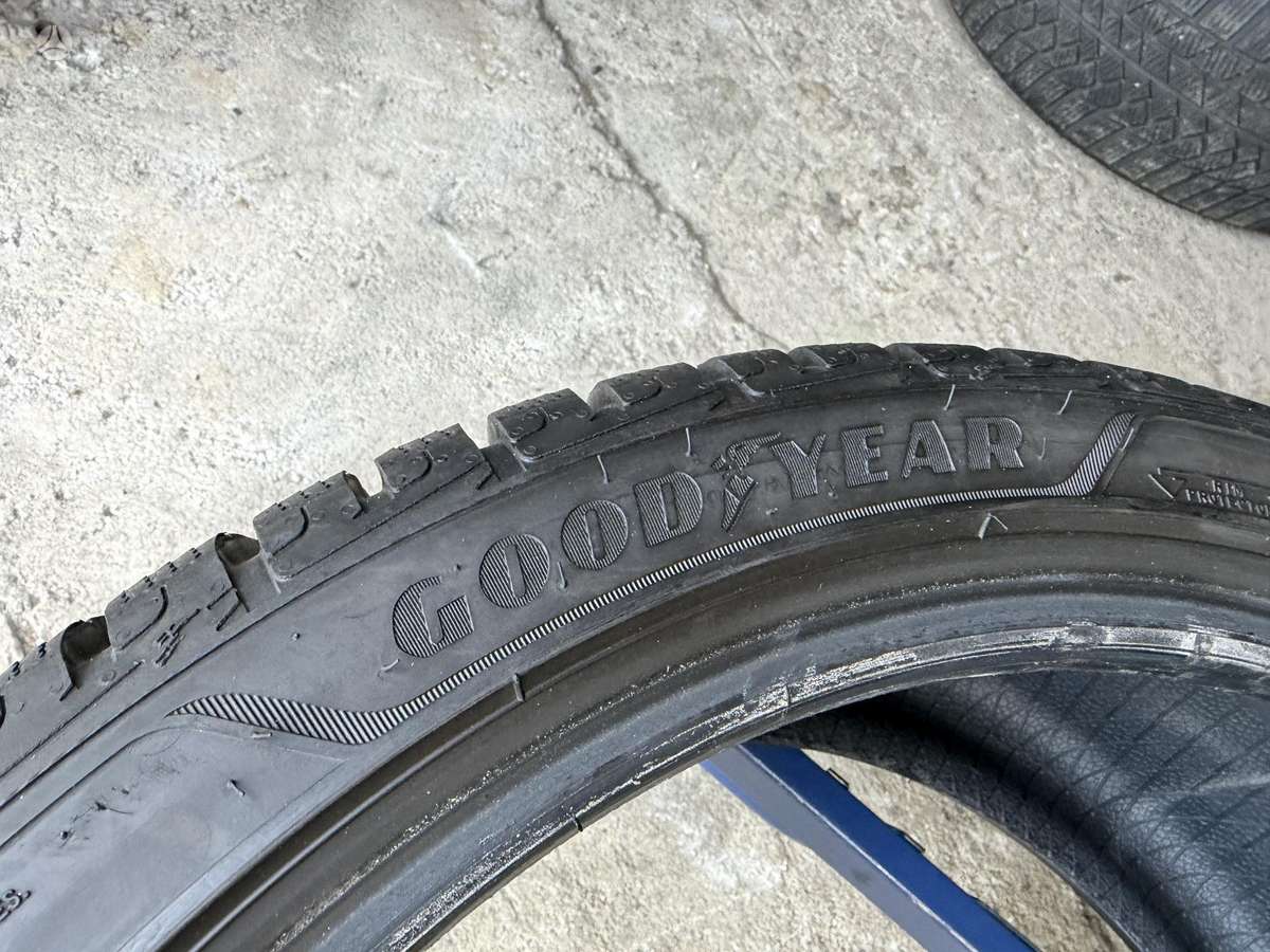Goodyear UltraGrip Performance+, winter 225/40 R18