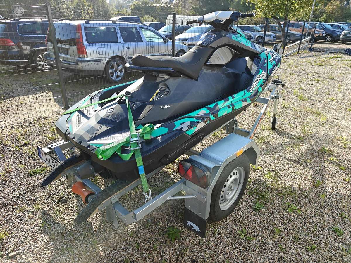 Sea-Doo Spark 900, водные мотоциклы