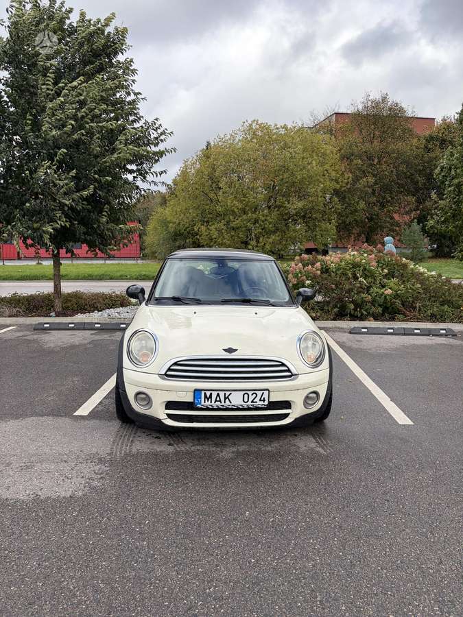 Mini Cooper, 1.6 l., hatchback