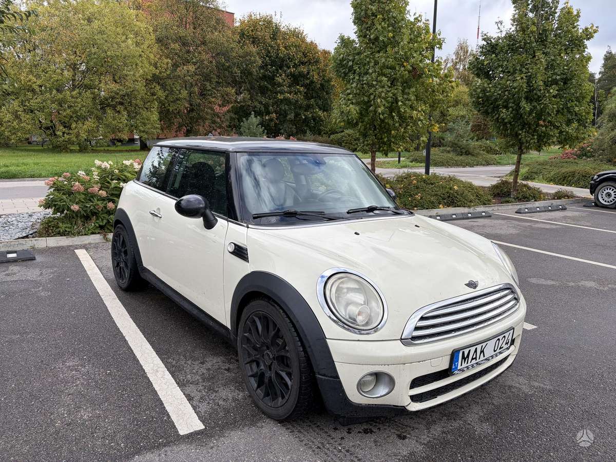 Mini Cooper, 1.6 l., hatchback
