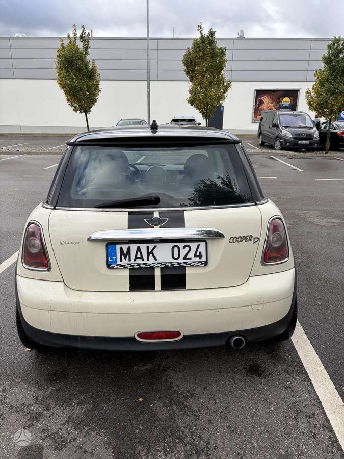 Mini Cooper, 1.6 l., hatchback