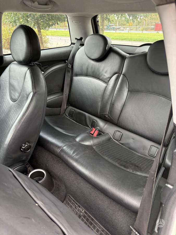 Mini Cooper, 1.6 l., hatchback