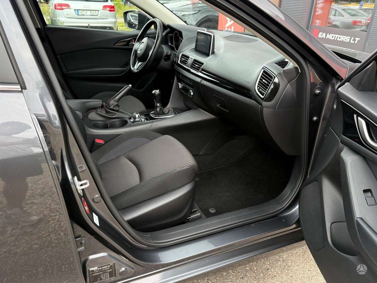 Mazda 3, 2.2 l., hatchback
