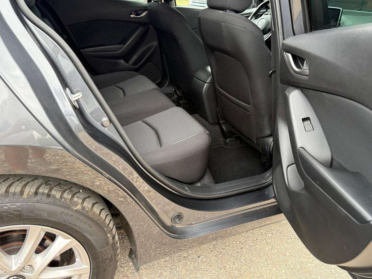 Mazda 3, 2.2 l., hatchback
