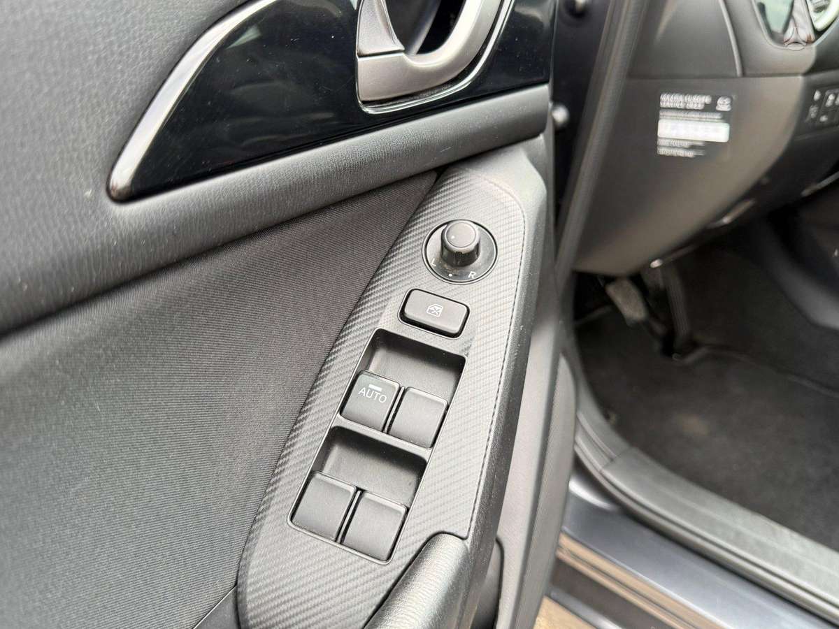 Mazda 3, 2.2 l., Хэтчбек
