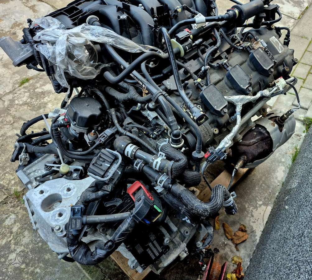 Chrysler Pacifica variklio detalės