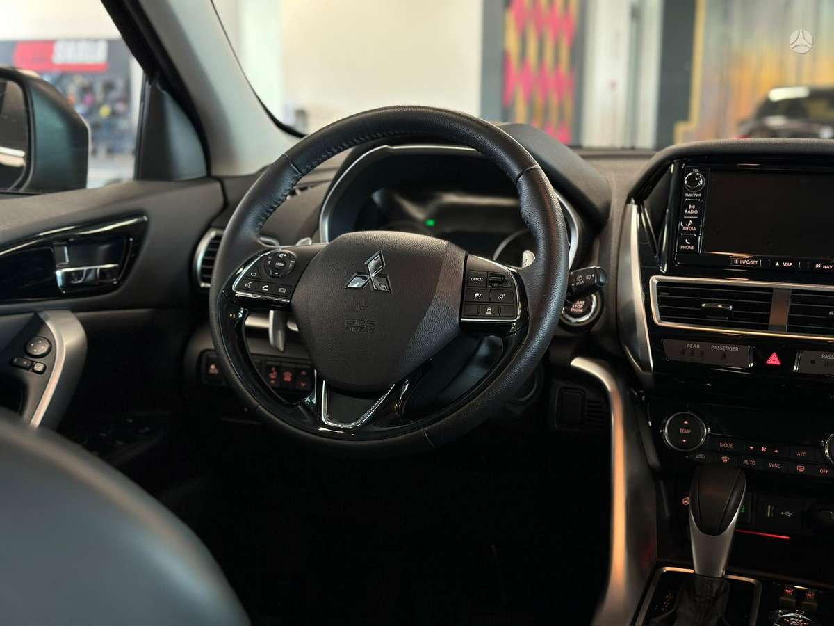 Mitsubishi Eclipse Cross, 2.3 l., off-road / crossover