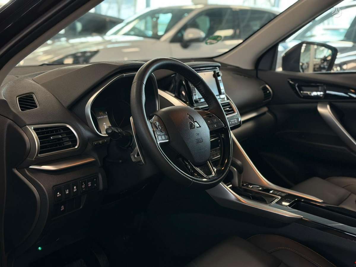 Mitsubishi Eclipse Cross, 2.3 l., off-road / crossover