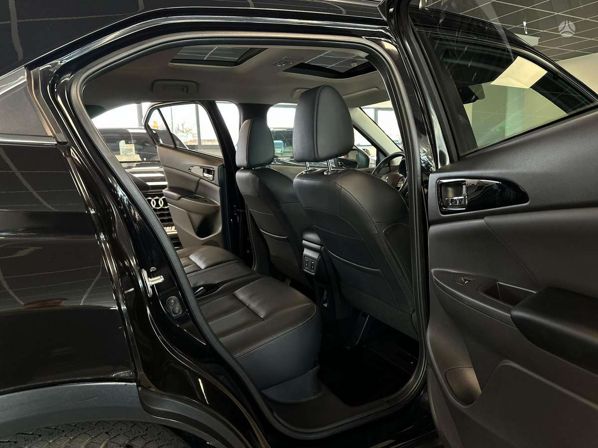 Mitsubishi Eclipse Cross, 2.3 l., Внедорожник / Кроссовер