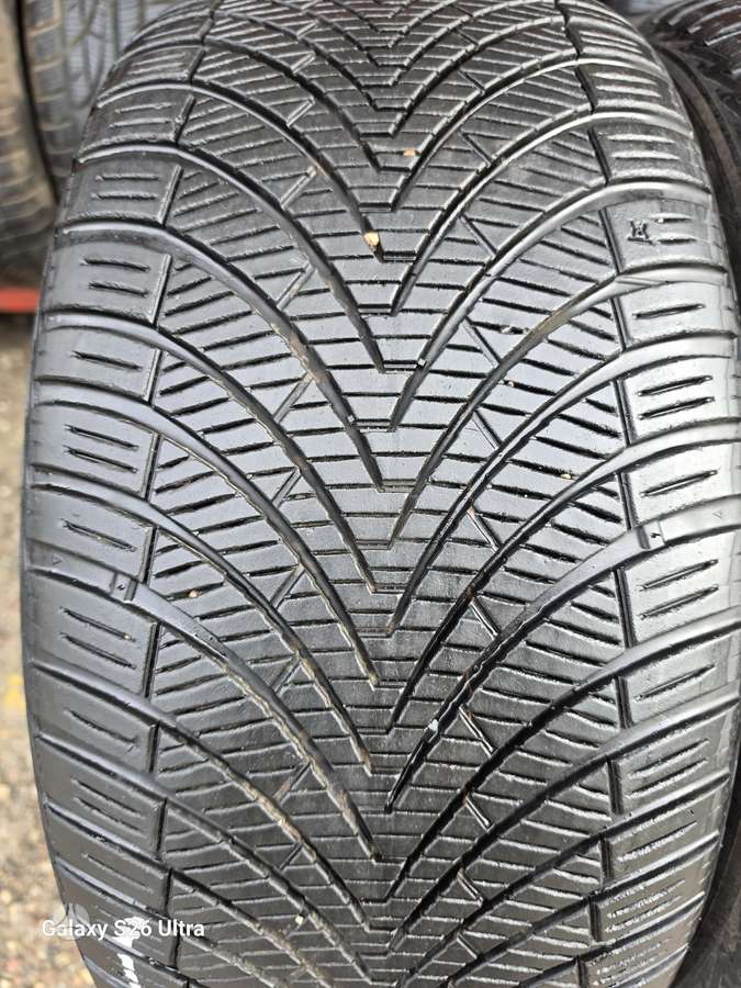 Kumho, всесезонные 275/40 R20