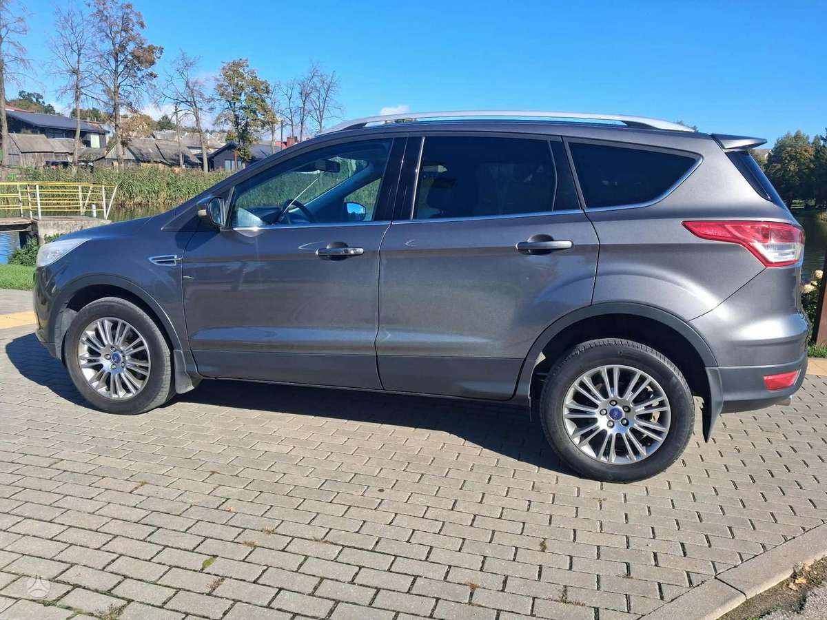 Ford Kuga, Внедорожник / Кроссовер
