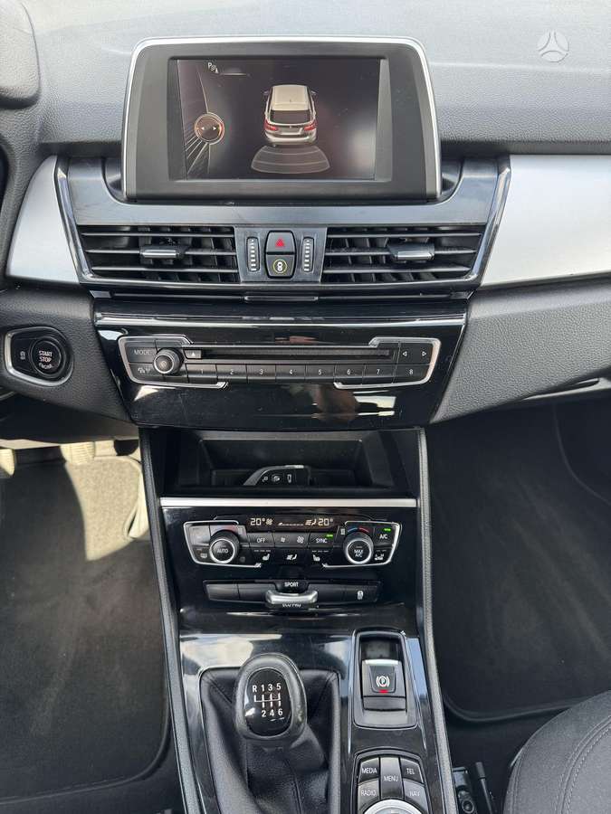 BMW 218 Active Tourer, 1.5 l., hatchback