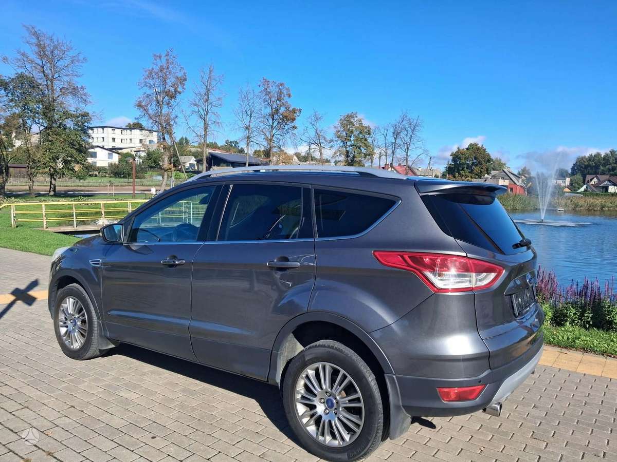 Ford Kuga, Внедорожник / Кроссовер