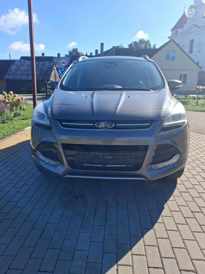 Ford Kuga, Внедорожник / Кроссовер
