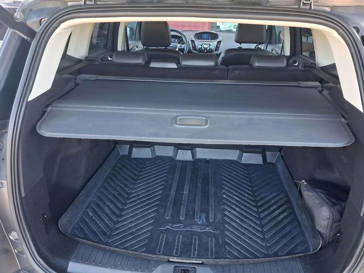 Ford Kuga, Внедорожник / Кроссовер