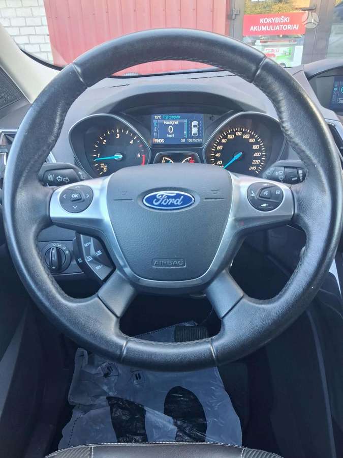 Ford Kuga, Внедорожник / Кроссовер