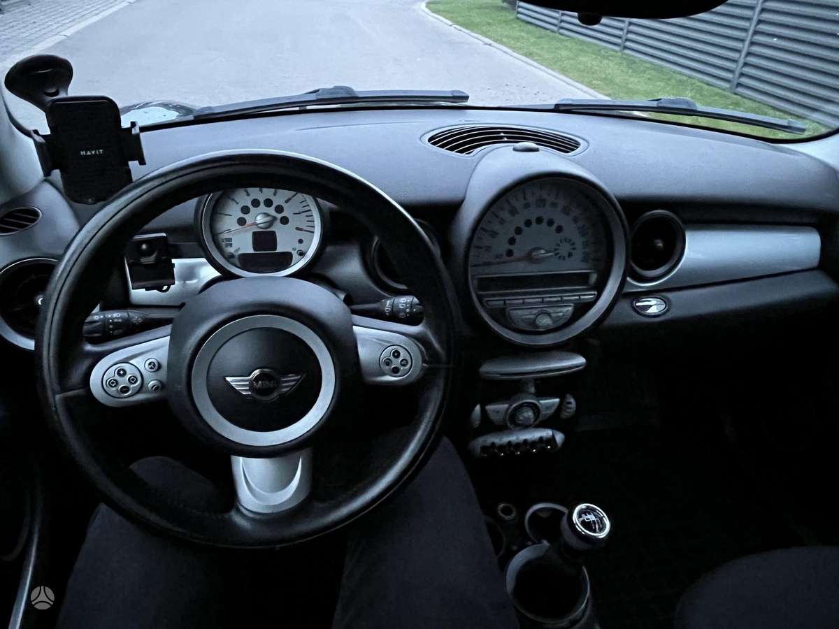 Mini Cooper, 1.6 l., hatchback