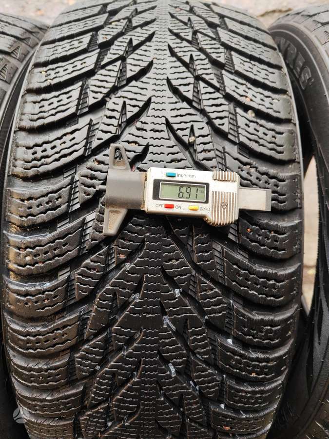 Nokian, žieminės 225/50 R17