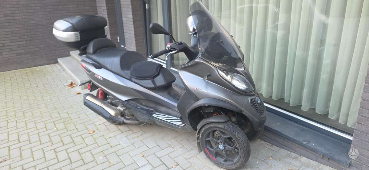 Piaggio MP3 500cc, scooters / mopeds