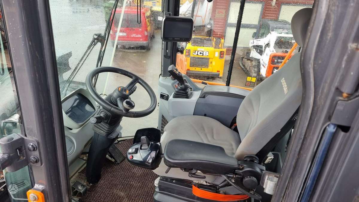 Doosan DL 480-7, frontal loader