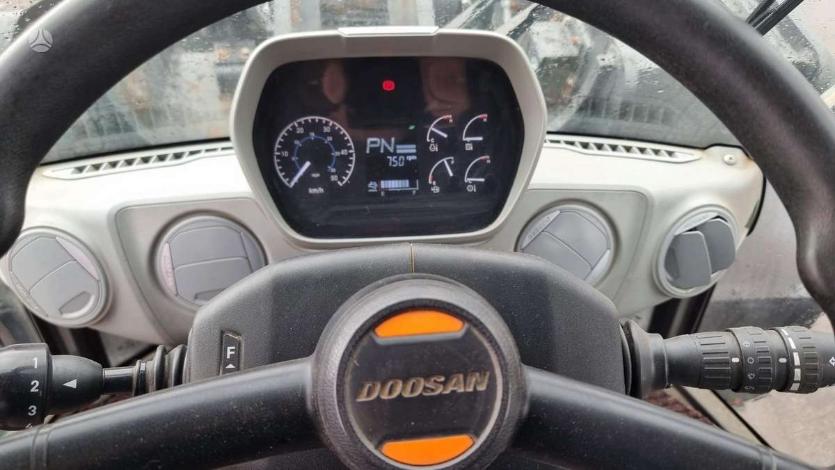 Doosan DL 480-7, frontal loader
