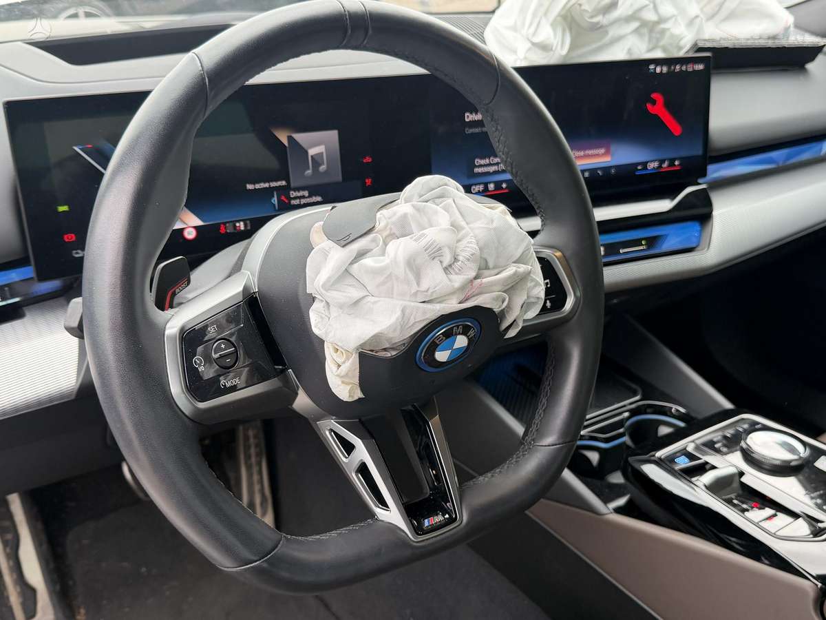 BMW i5, saloon / sedan