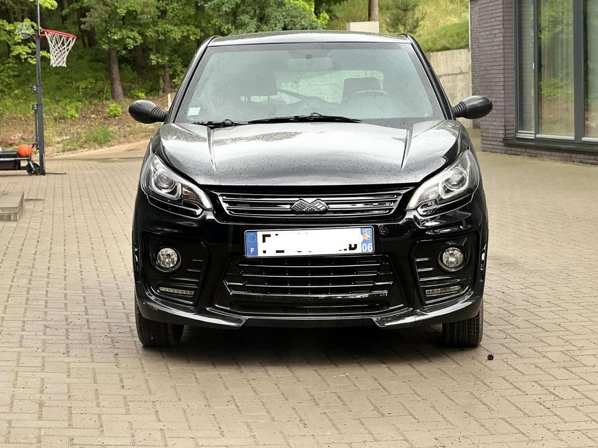 Ligier JS50, hatchback