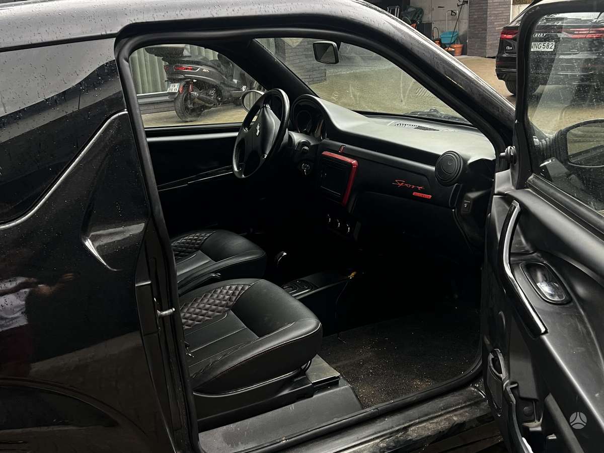 Ligier JS50, hatchback